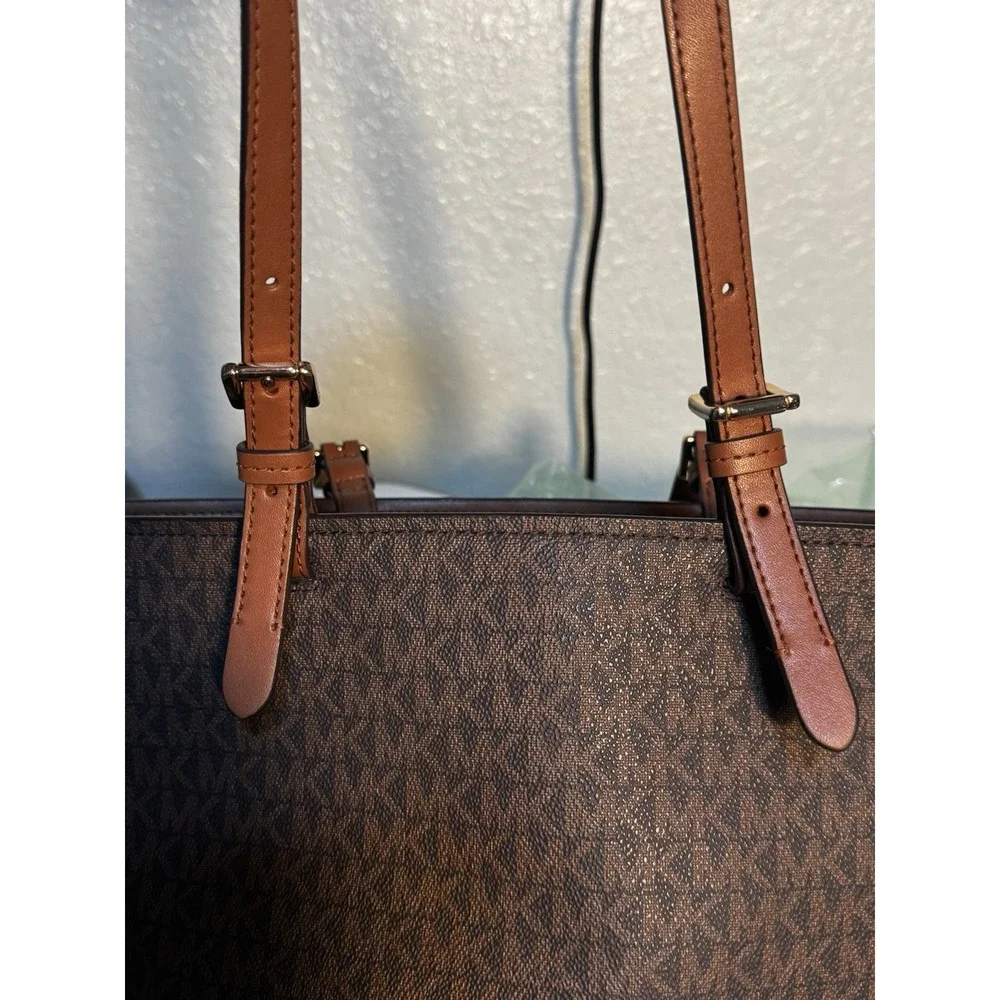 Michael Kors Medium Brown Leather Tote Bag with Zip With A Wallet Pre-Owned